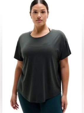 Athleta Athleta Women's Move With Ease Performance Wear Tee in Elm Green Size L